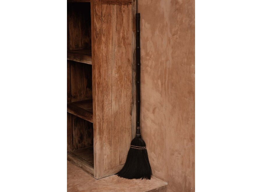 The Big Broom - Black