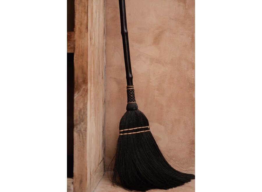 La Gran Escoba - Negra