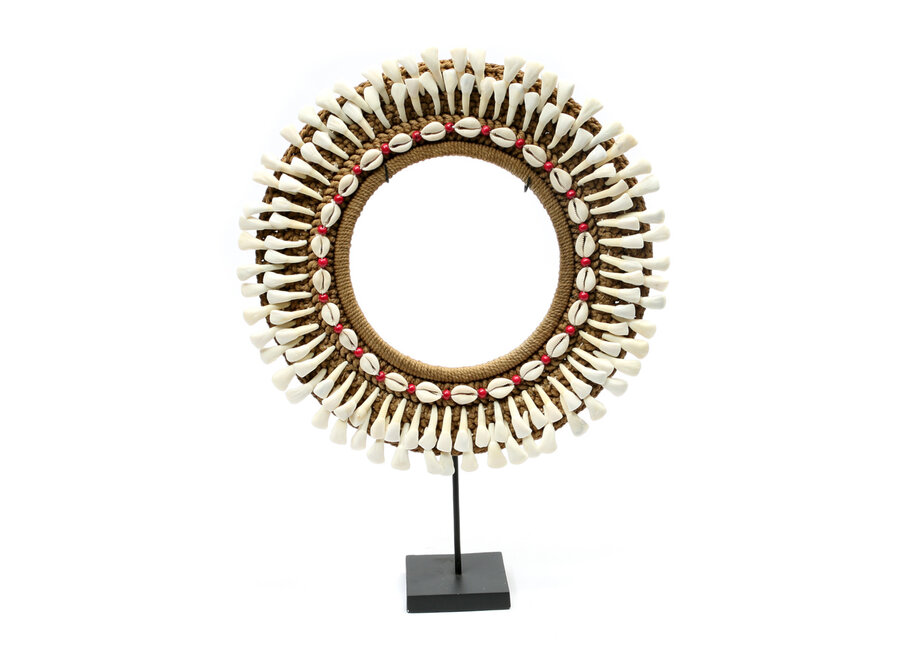 De Buffalo Tooth Hoop op Standaard