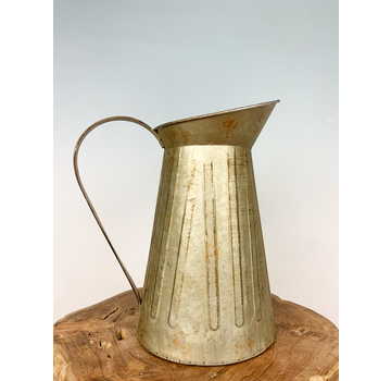 Esaurito - Caraffa in zinco | 18x27x31cm