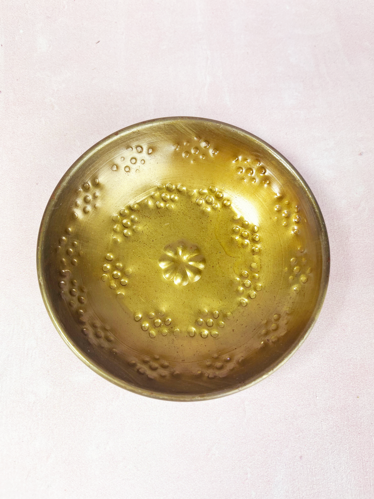 Plat en ambre "gold" avec motif