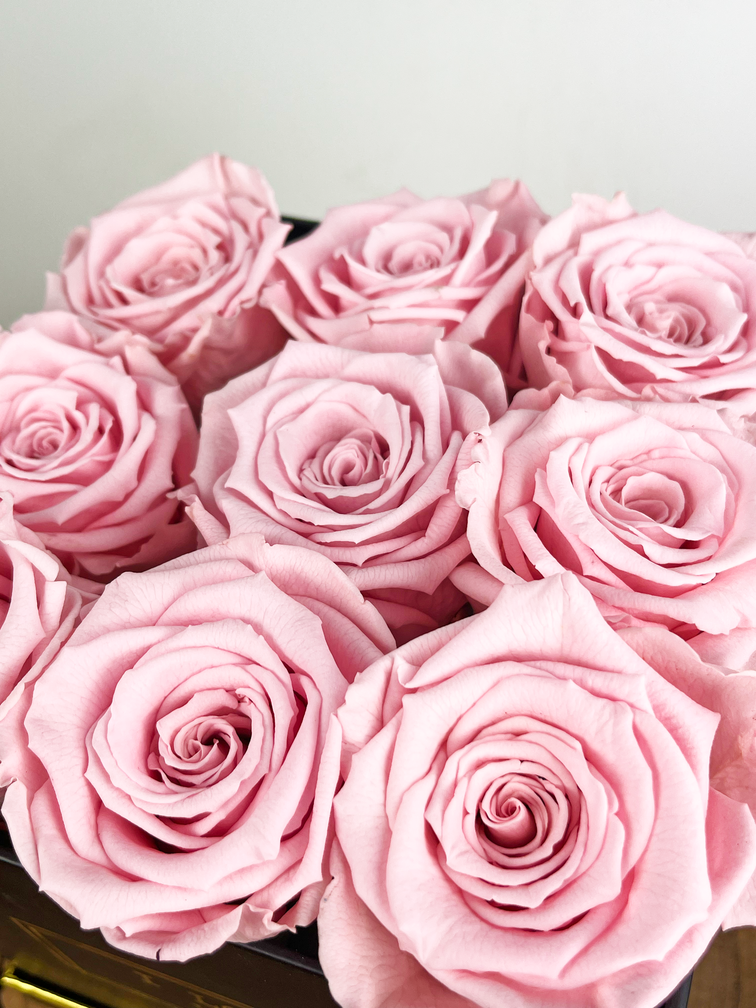 Caja de lujo para rosas de larga duración - 9 rosas 'rosa