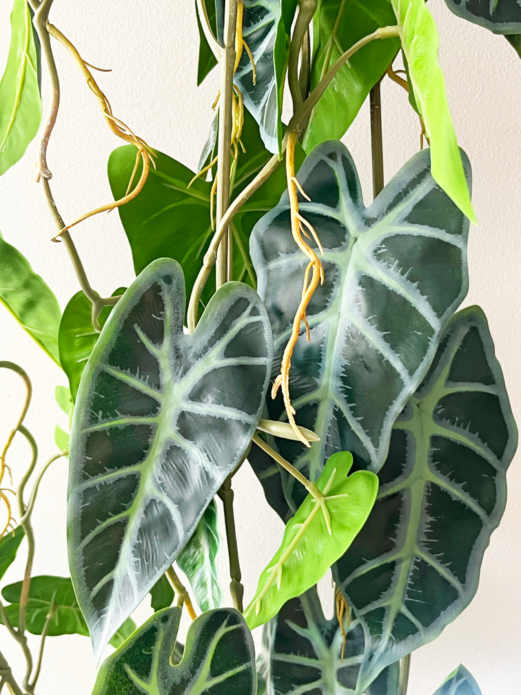 Wall box with silk vines | ⌀32x12 cm