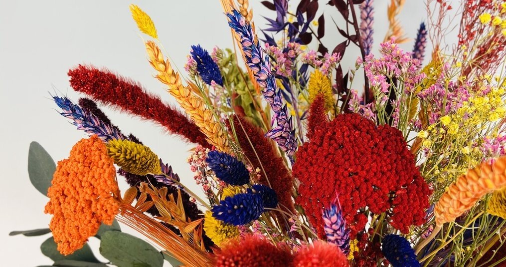 How do you keep dried flowers beautiful?