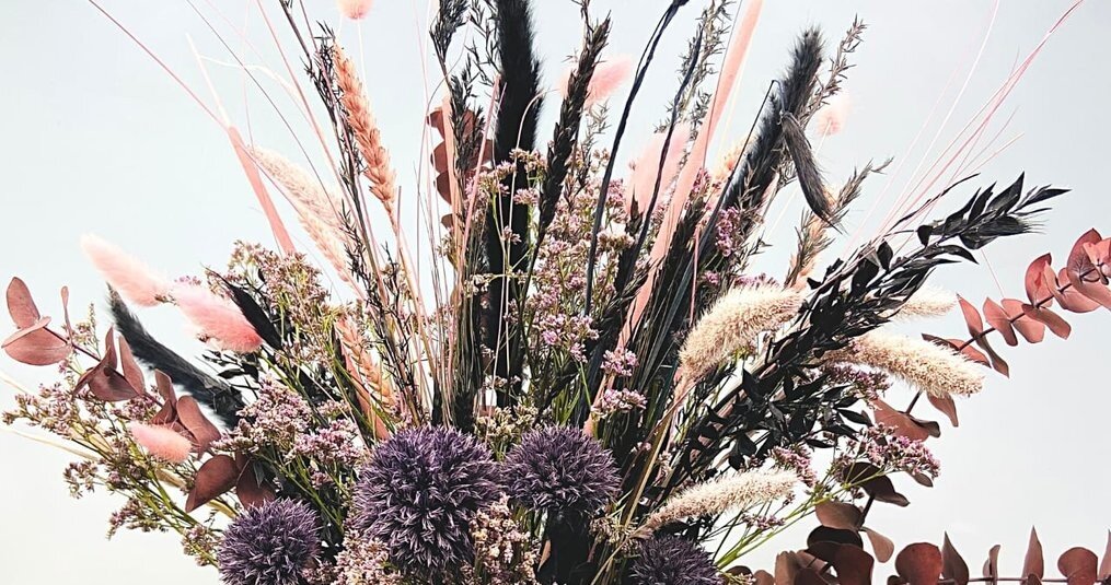 Why dried flowers are in must in your home