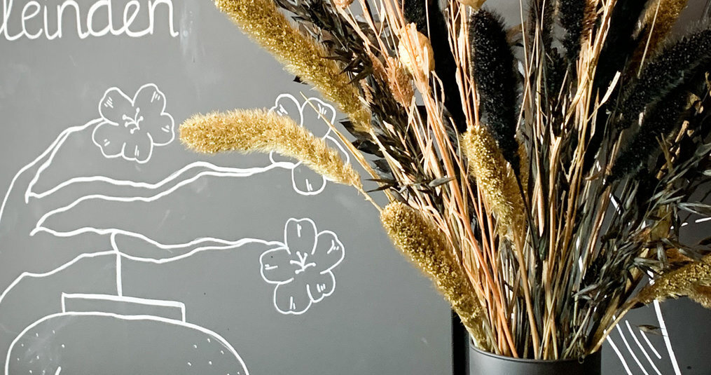 Min bukett med torkade blommor har blivit dammig, hur fixar jag det?