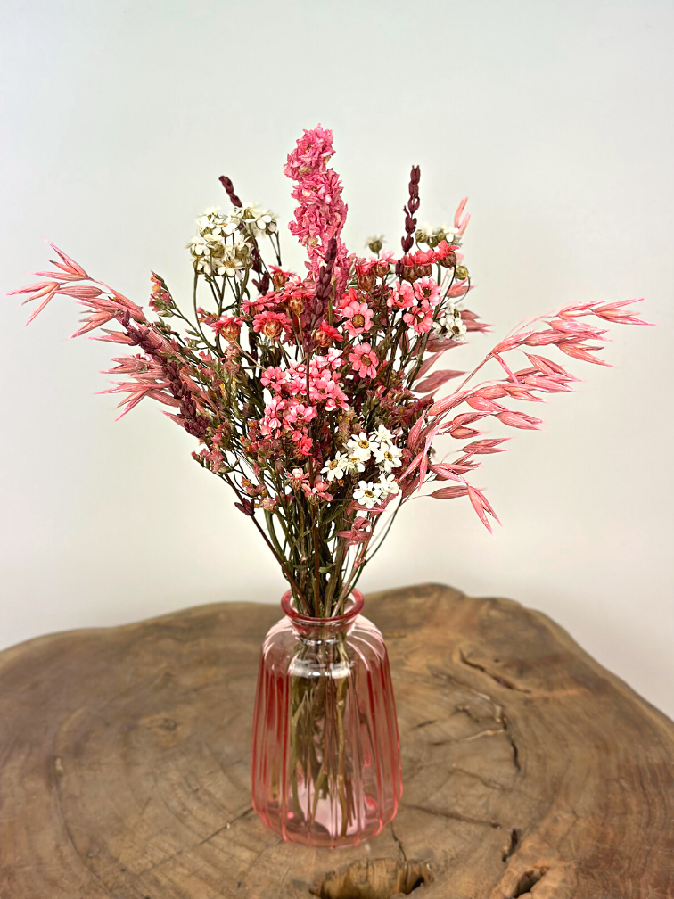 Bouquet de fleurs séchées "Dani's Wish" dans des vases colorés