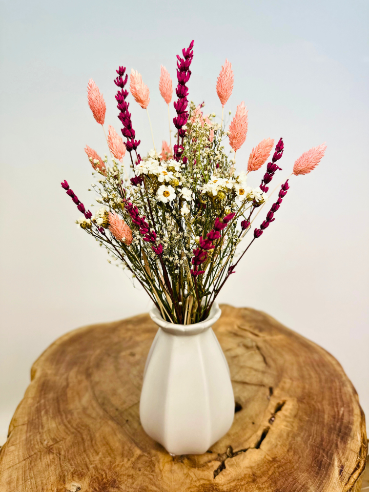 Ramo de flores secas "Rosas de Ensueño" con jarrón incluido | 30cm
