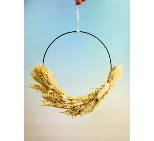 Anneau décoratif avec fleurs séchées et pendentif | blanchi | 42cm