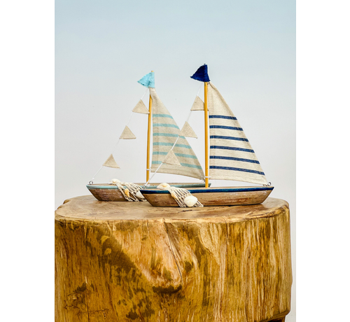 Barche a vela in legno (2 pezzi) | 22,5x5x23cm