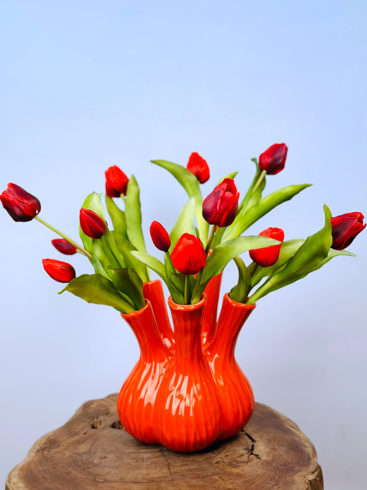 Kunststrauß „Rote Tulpen“ – inkl. orangefarbener Tulpenvase | 45 cm