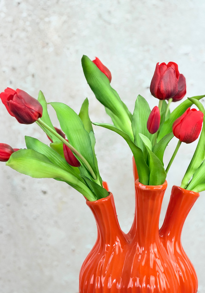 Bouquet artificiel "Tulipes rouges" – incl. vase à tulipes orange | 45 cm