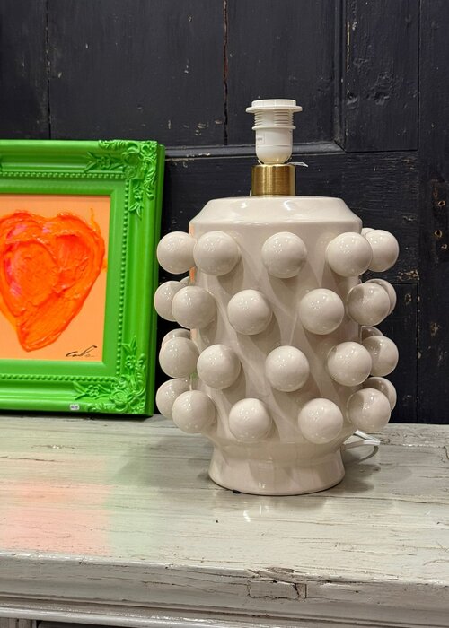 Lampenvoet - crème met ballen