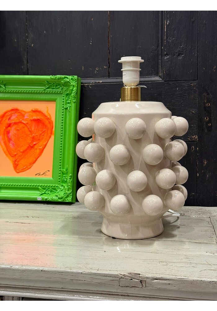 Lampenvoet - crème met ballen