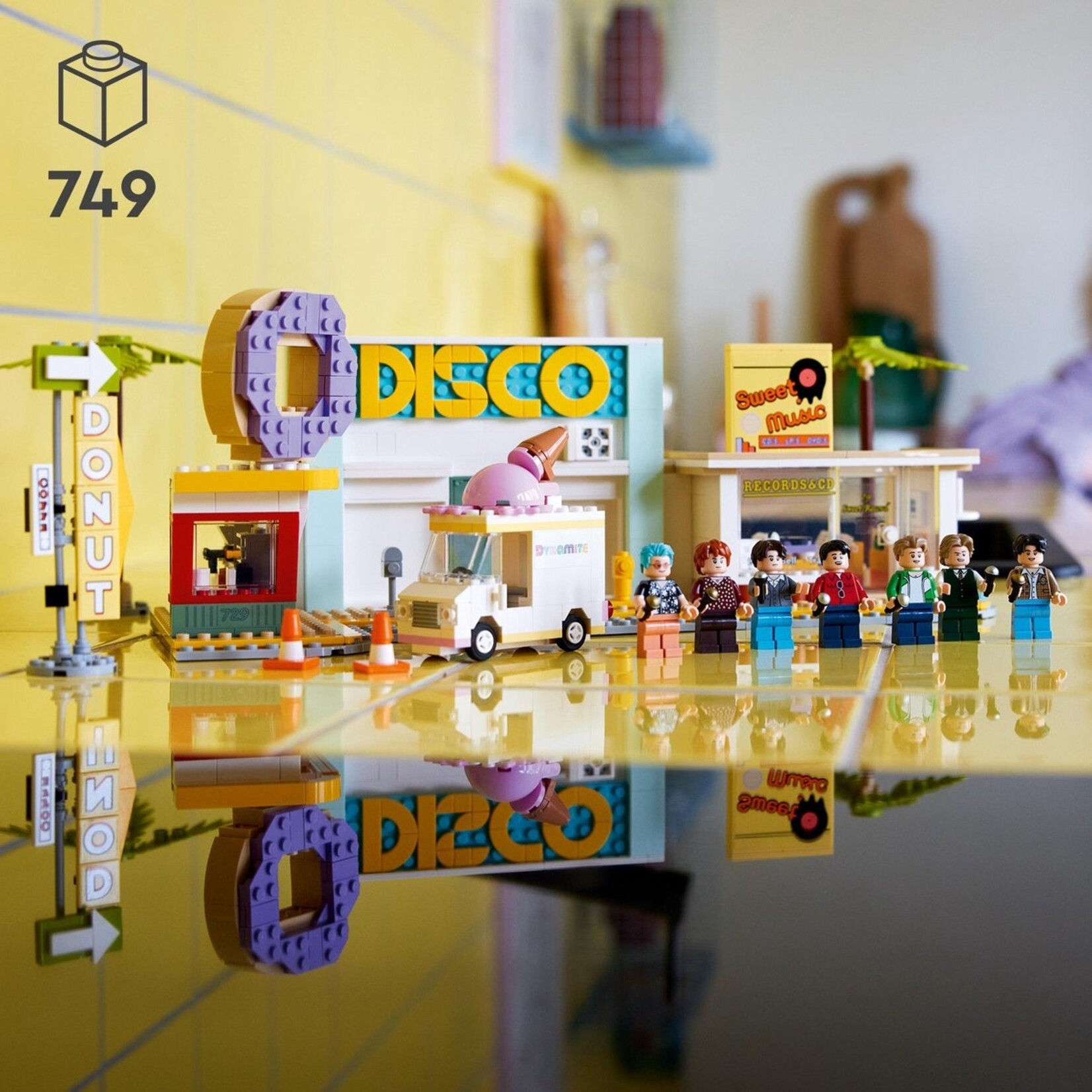 LEGO LEGO Ideas BTS Dynamite Set voor Volwassenen - 21339