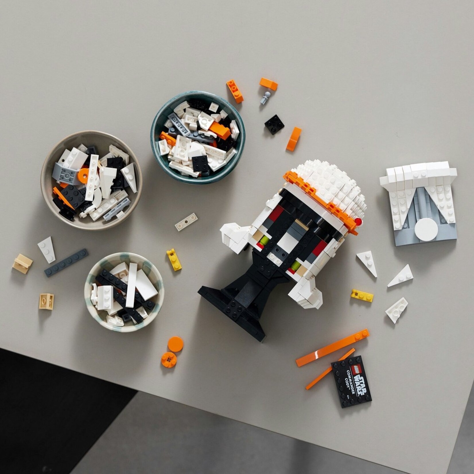 LEGO LEGO Star Wars Clone Commander Cody Helm Bouw en Decoratie Set voor Volwassenen - 75350
