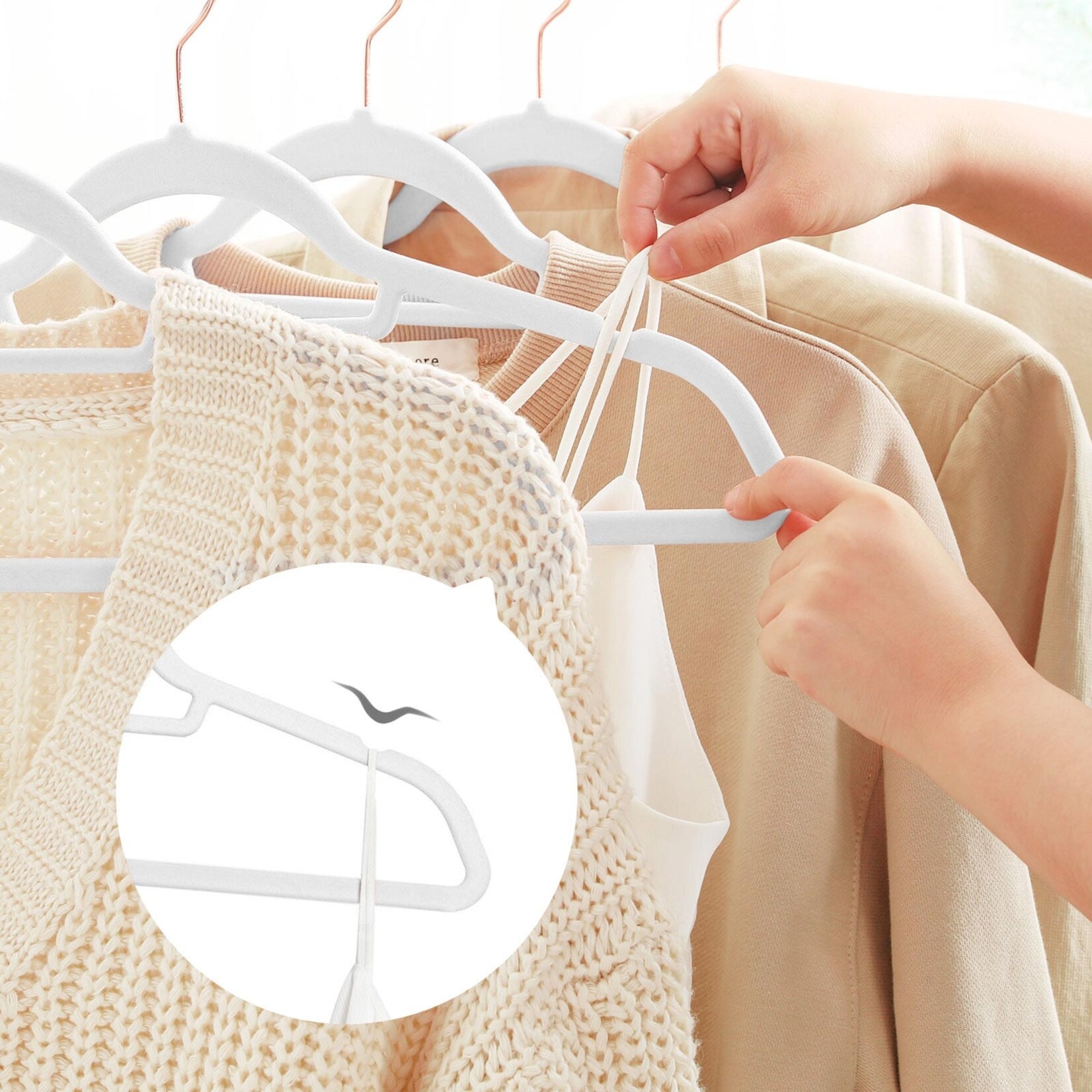 Kledinghangers - kleerhangers- 50 stuks - antislip - premium kwaliteit - duurzaam en dun - 0,5 cm dik - ruimtebesparend - sterk hoogwaardig kunststof - voor volwassenen - 41,5 cm breed - grijsÂ 