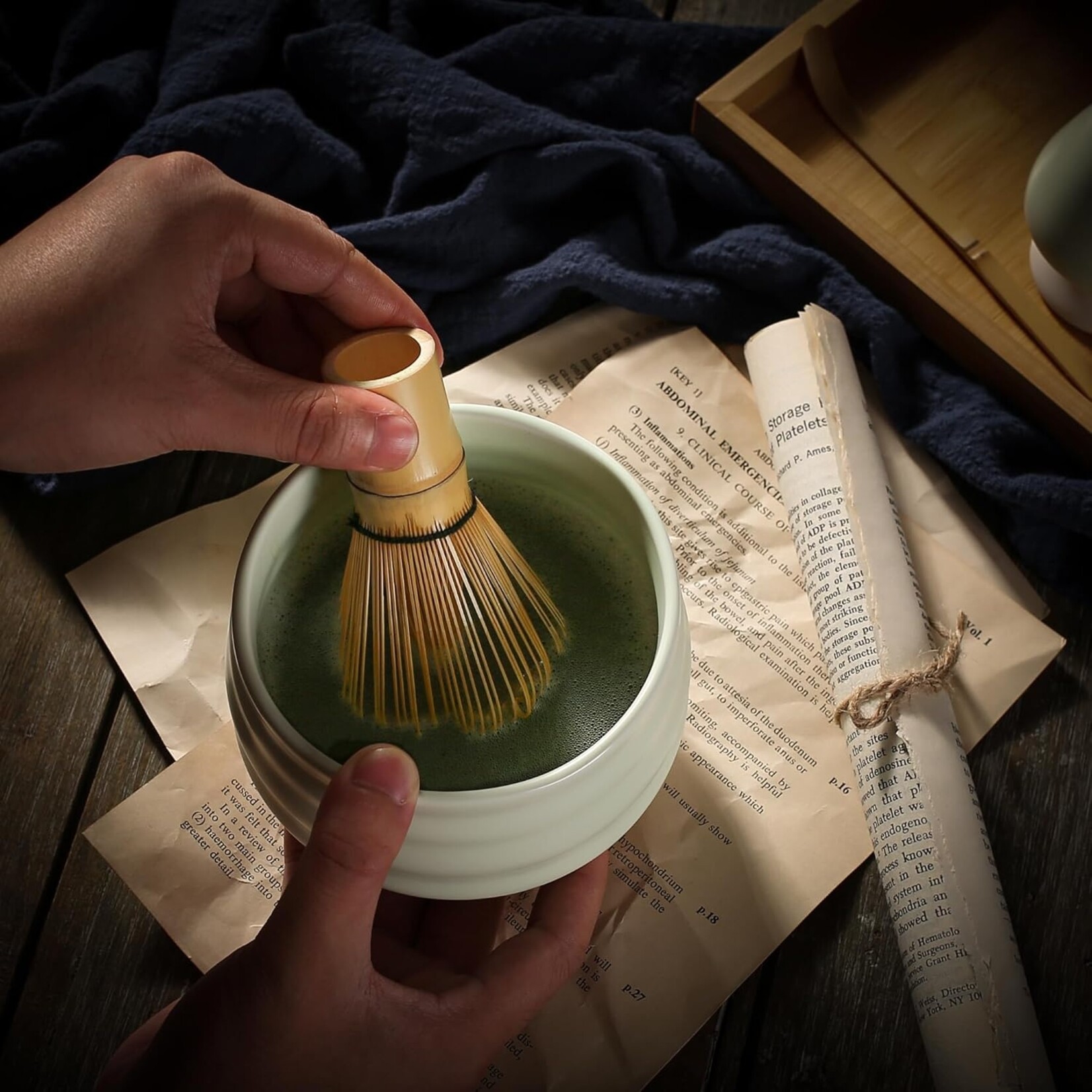 Parya Parya – Matcha Set – 8-Piece – Complete Matcha Tea Set – Includes Matcha Bowl – Bamboo Whisk – Whisk Holder – Sifter – Scoop – Mat – Ceramic – Dark Green – Luxury Gift Box