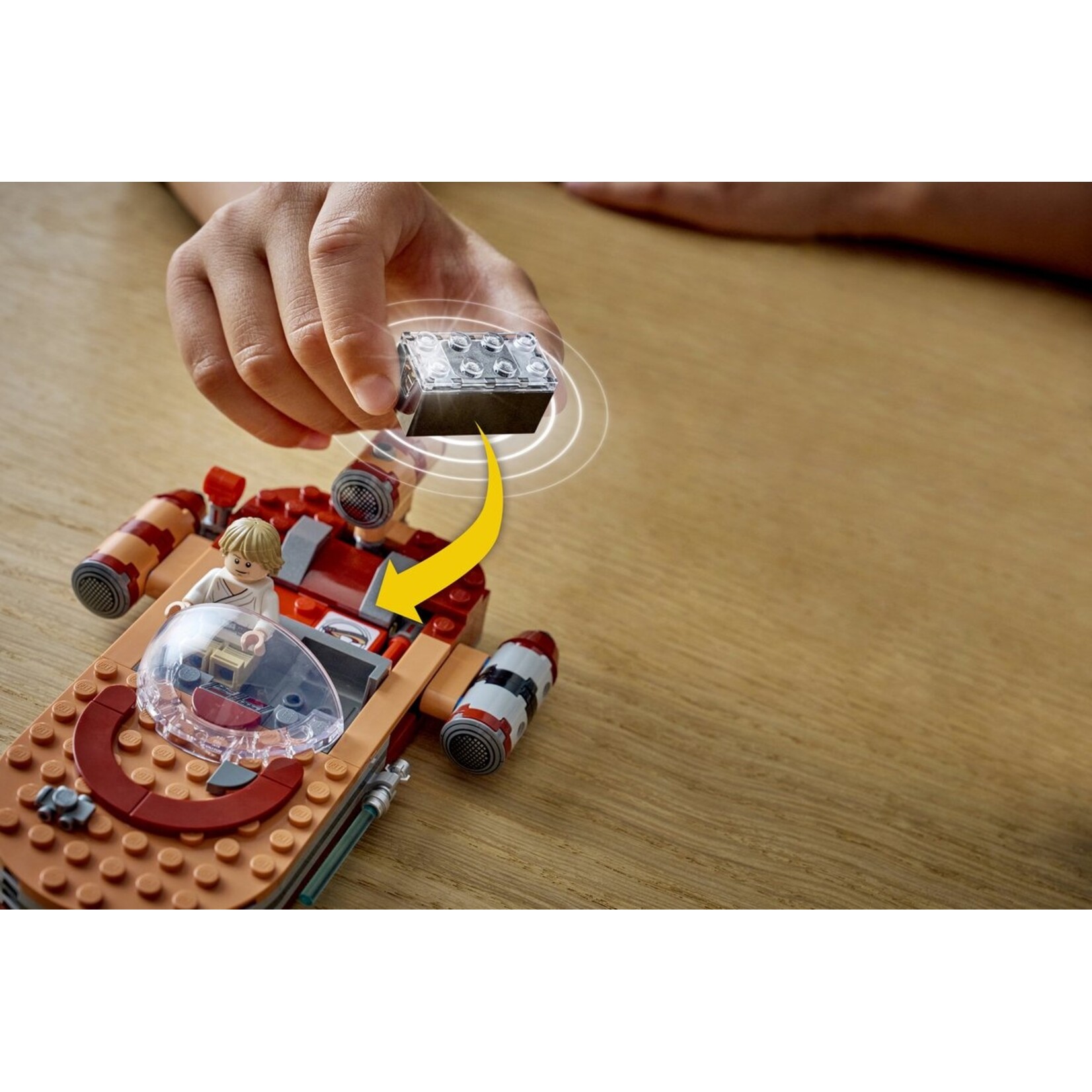 LEGO LEGO Star Wars Smart Play - Luke's Landspeeder Bouwset - Met Smart Tag en 2 Minifiguren - Vanaf 6 Jaar