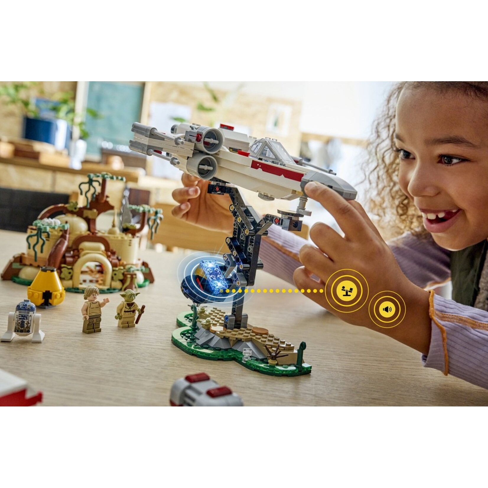 LEGO LEGO Star Wars Smart Play - Yoda's Hut en Jedi Training - Met 2 Smart Tags en 2 Minifiguren - Vanaf 8 Jaar
