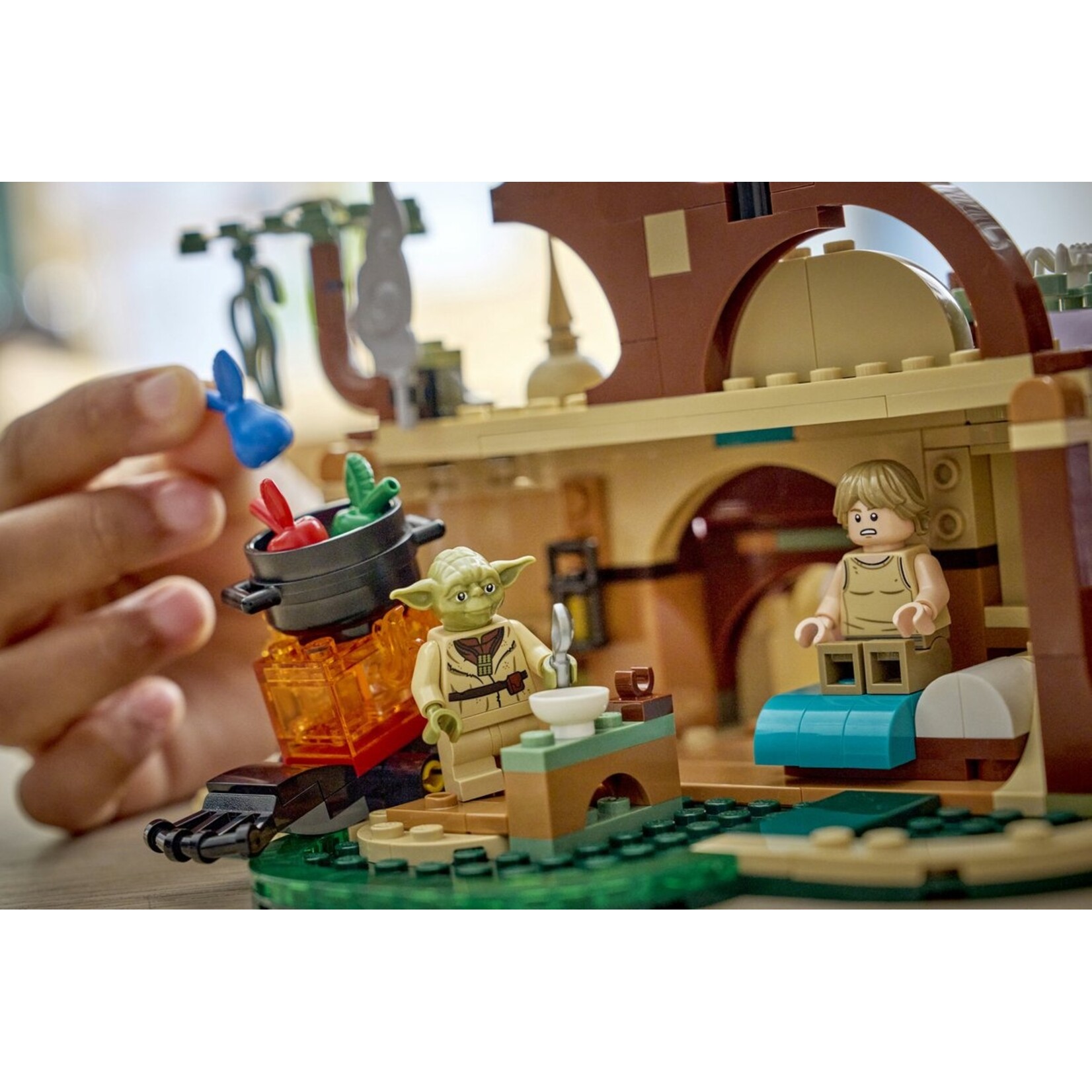 LEGO LEGO Star Wars Smart Play - Yoda's Hut and Jedi Training - With 2 Smart Tags and 2 Minifigures - Ages 8+