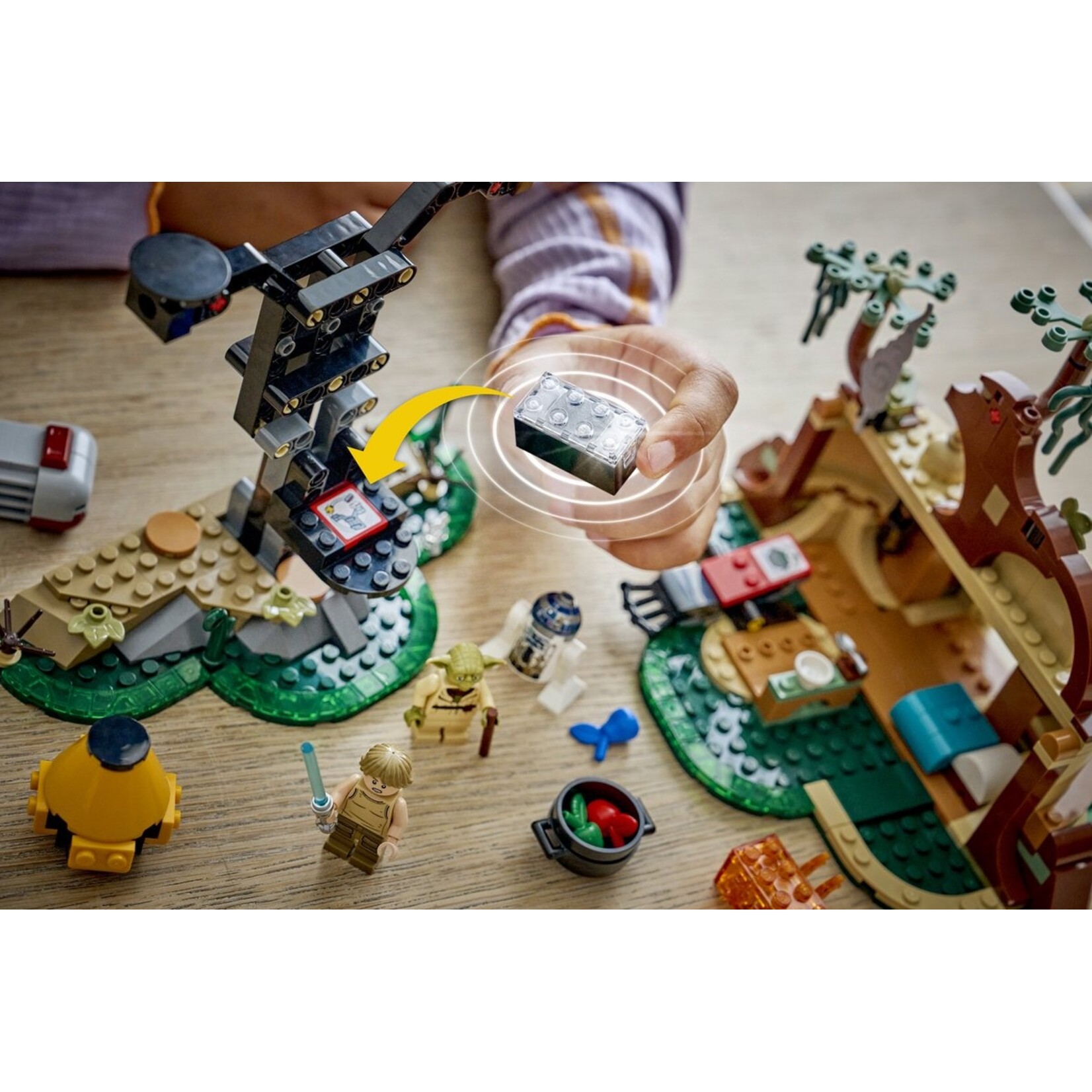 LEGO LEGO Star Wars Smart Play - Yoda's Hut en Jedi Training - Met 2 Smart Tags en 2 Minifiguren - Vanaf 8 Jaar