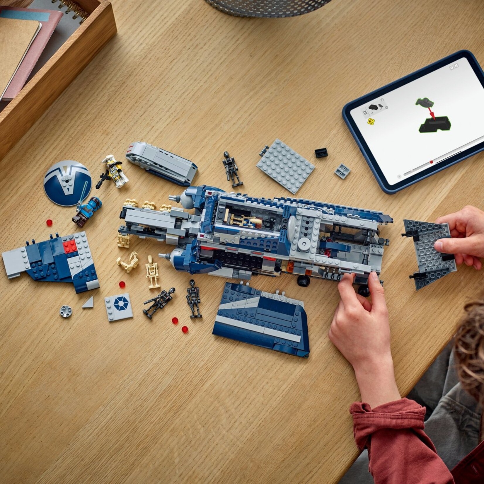 LEGO LEGO Star Wars The Clone Wars Slag om Felucia Separatist MTT - Bouwset met 12 Figuren - Vanaf 9 Jaar - 75435