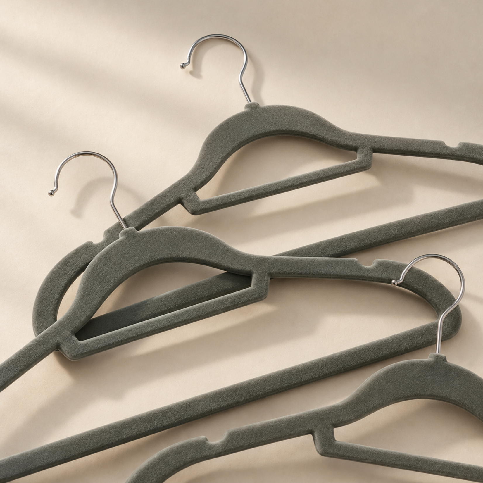 Bobbel Home Bobbel Home set van 20 fluwelen kledinghangers  - Met 360° draaibare haak - Antislip fluwelen oppervlak  - Schouderinkepingen voor kledinggreep