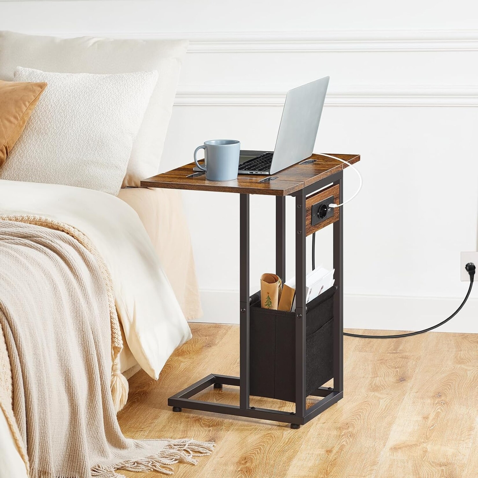 Bobbel Home Bobbel Home Bijzettafel met stopcontact en USB | Rustiek bruin | 39 x 26 x 62 cm | Praktisch opbergmeubel voor thuis