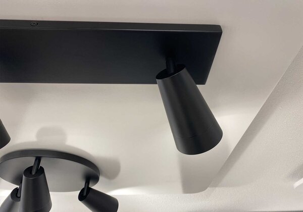 Highlight Spot Petunia 3-Leuchtbalken 65 cm schwarz gold