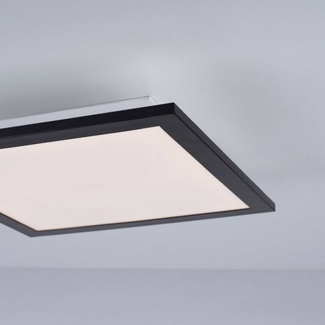 Paul Neuhaus Deckenleuchte Flat 30 x 30 cm schwarz Paul Neuhaus Deckenleuchte Flat 30 x 30 cm schwarz