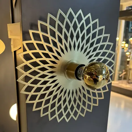 Ylumen Deckenleuchte Ombra Ø 30 cm matt gold Ylumen Deckenleuchte Ombra Ø 30 cm matt gold