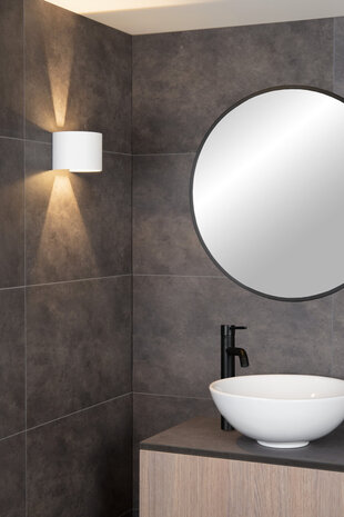 Lucide AXI - Wandstrahler / Wandleuchte Badezimmer - LED - 2x3.5W 2700K - IP54 - Einstellbarer Abstrahlwinkel - Weiß Lucide AXI - Wandstrahler / Wandleuchte Badezimmer - LED - 2x3.5W 2700K - IP54 - Einstellbarer Abstrahlwinkel - Weiß