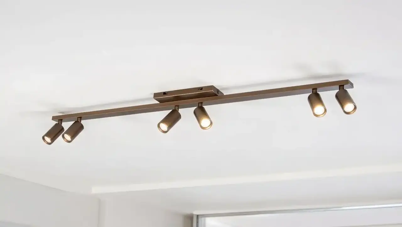 Freelight Spot Scolo 6-flammig L 119 cm Bronze Gold