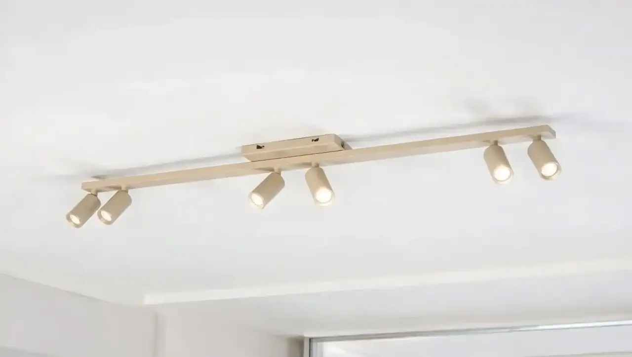 Freelight Spot Scolo 6-flammig L 119 cm beige