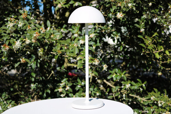 Lucide JOY - Wiederaufladbare Tischleuchte Innen/Außen - Batterie/Batterie - Ø 12 cm - LED Dimb. - 1x1,5W 3000K - IP54 - Weiß