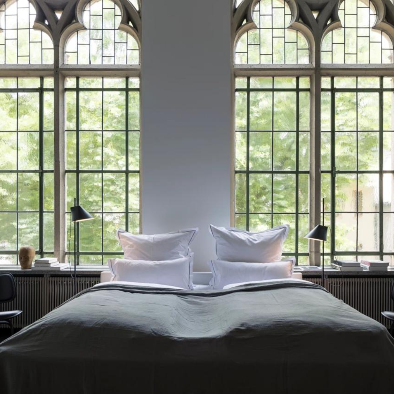 Louis Poulsen YUH Staande lamp - messing zwart marmer