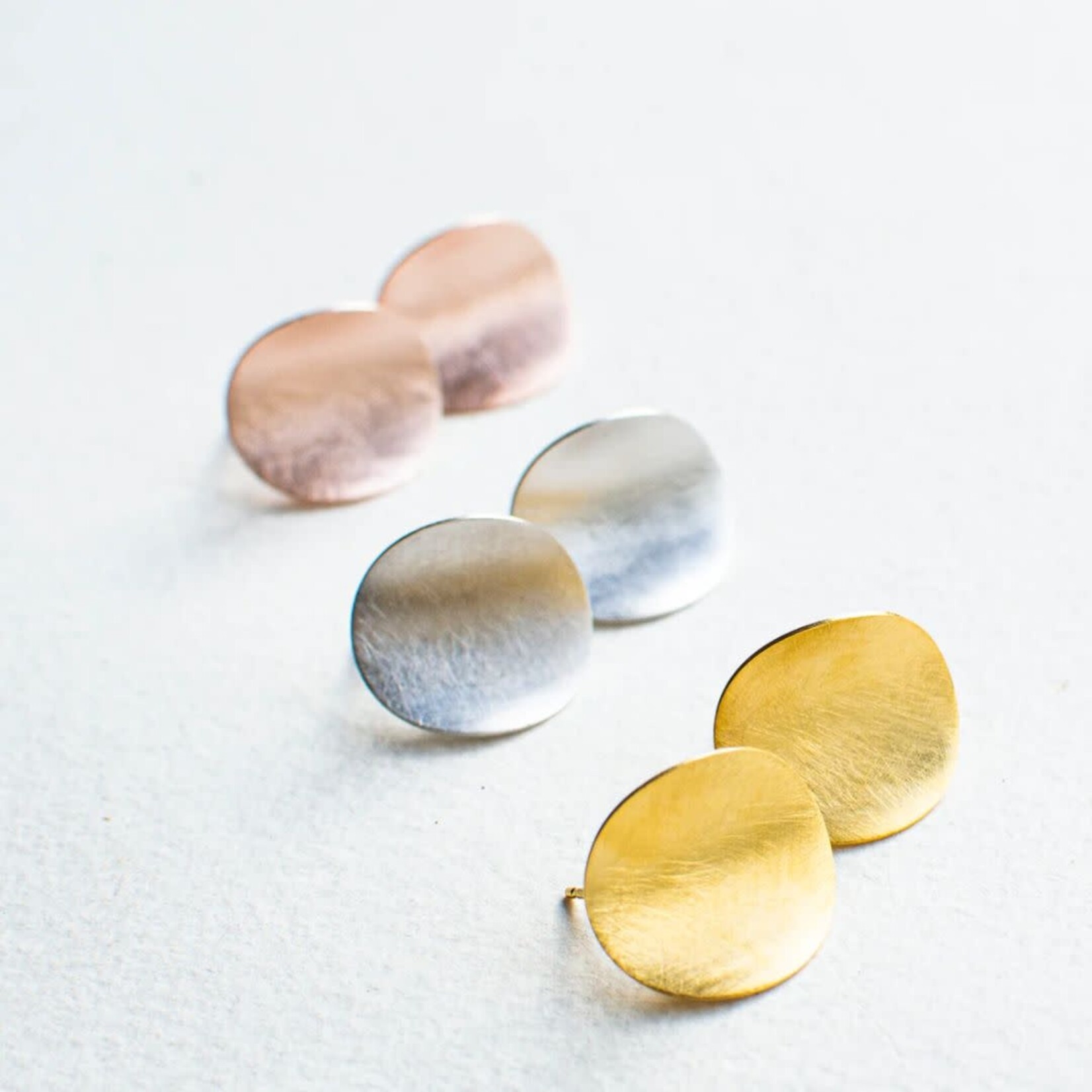 Fleur Fatale Moon earstuds large - goud