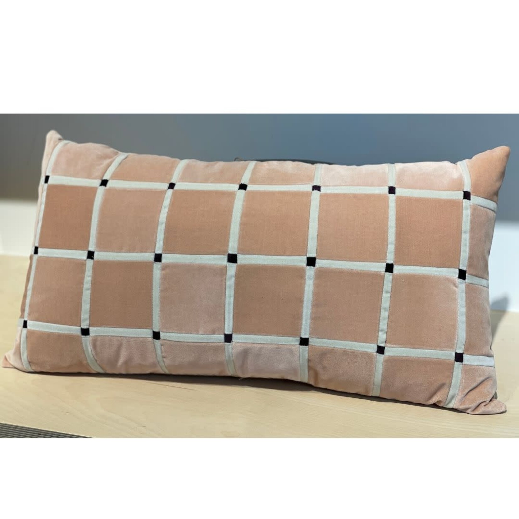 Christina Lundsteen Athena 40 x 70 - plaster/dusty white/aubergine