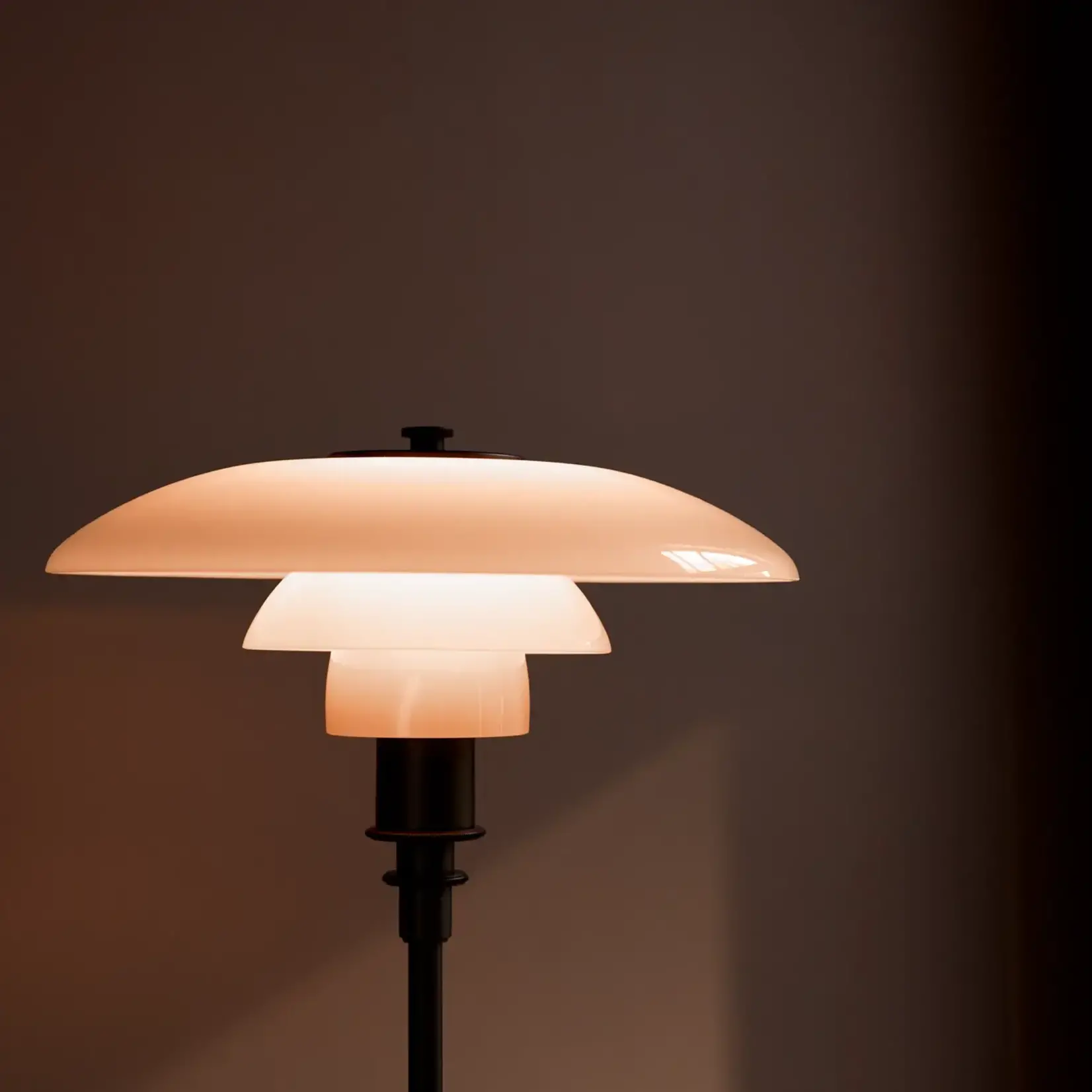 Louis Poulsen PH 3/2 Table Lamp (Lim. edition 2025) - dusty terracotta