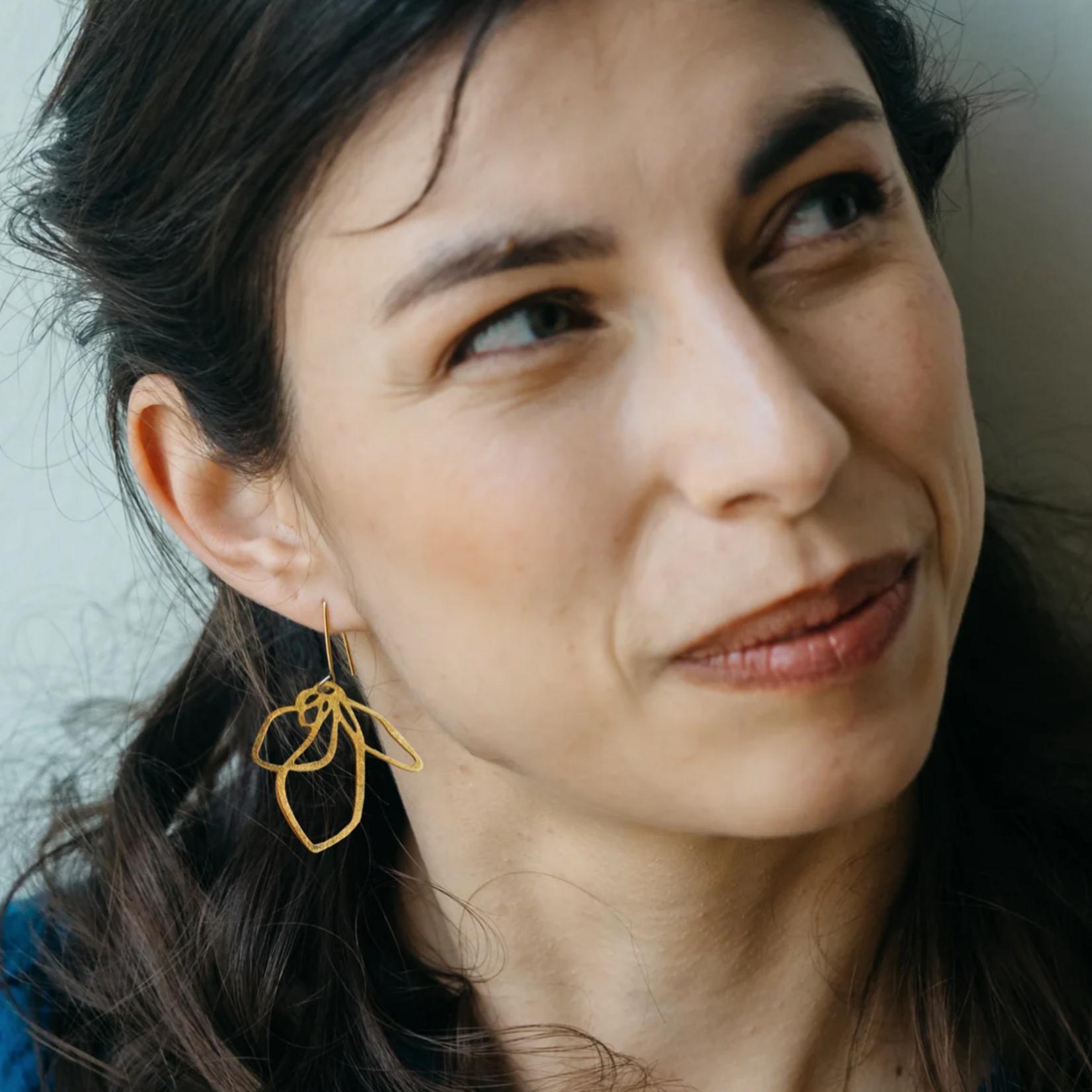 Fleur Fatale Flora statement flower Lily - large earhooks - goud