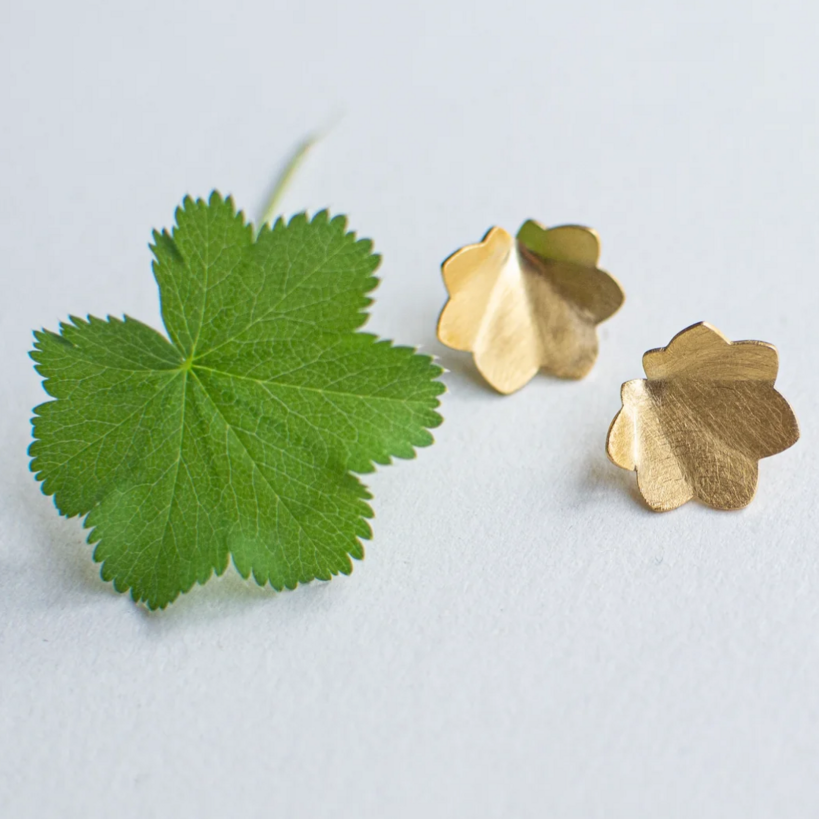 Fleur Fatale Milla - vrouwenmantel - earstuds petites - goud