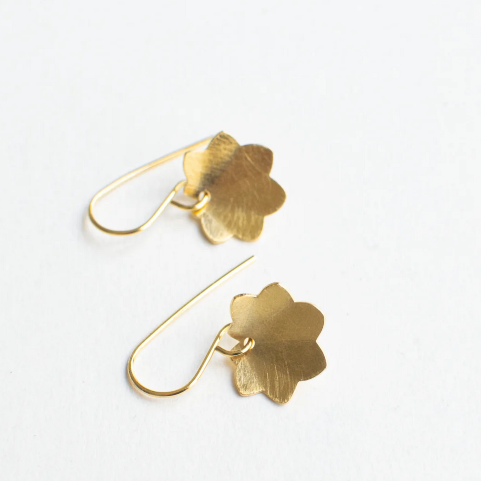 Fleur Fatale Milla - vrouwenmantel - earhooks petites - goud