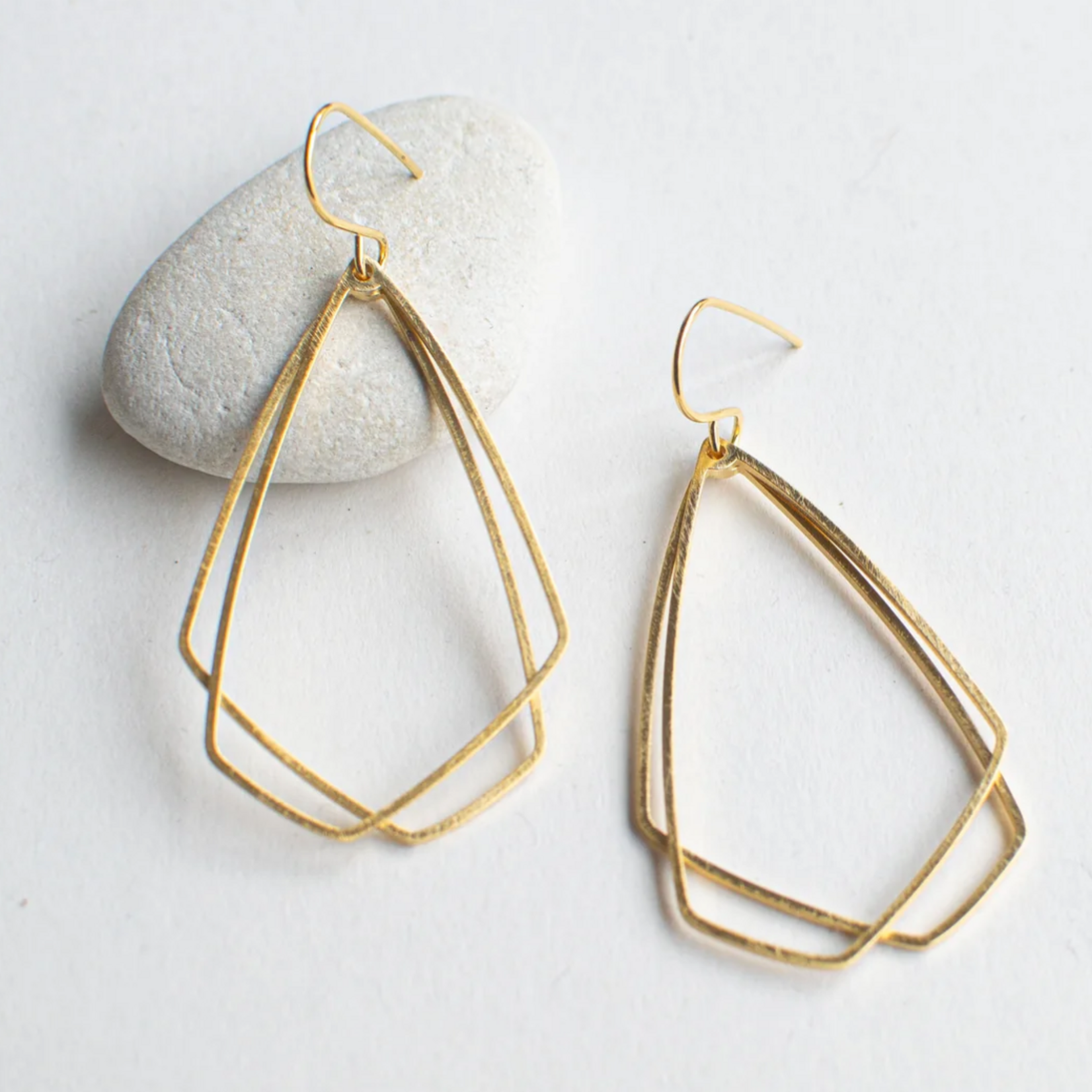 Fleur Fatale Fragile/not Fragile - TalkingTraces - double earhooks - goud