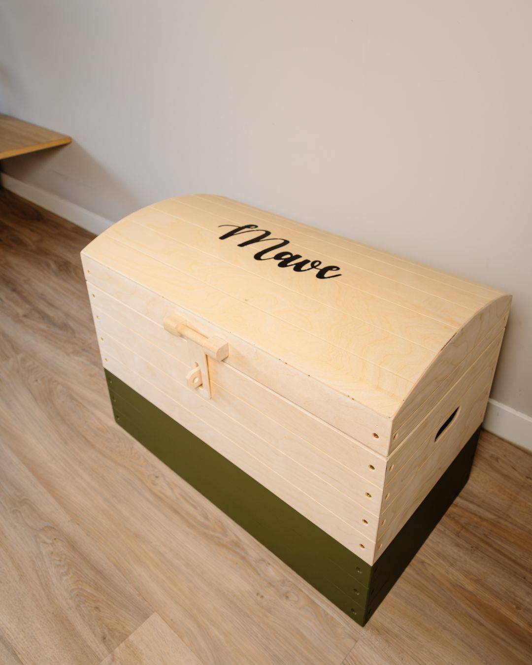 Houten speelgoedkist in diverse formaten, personaliseerbaar met naam en kleur