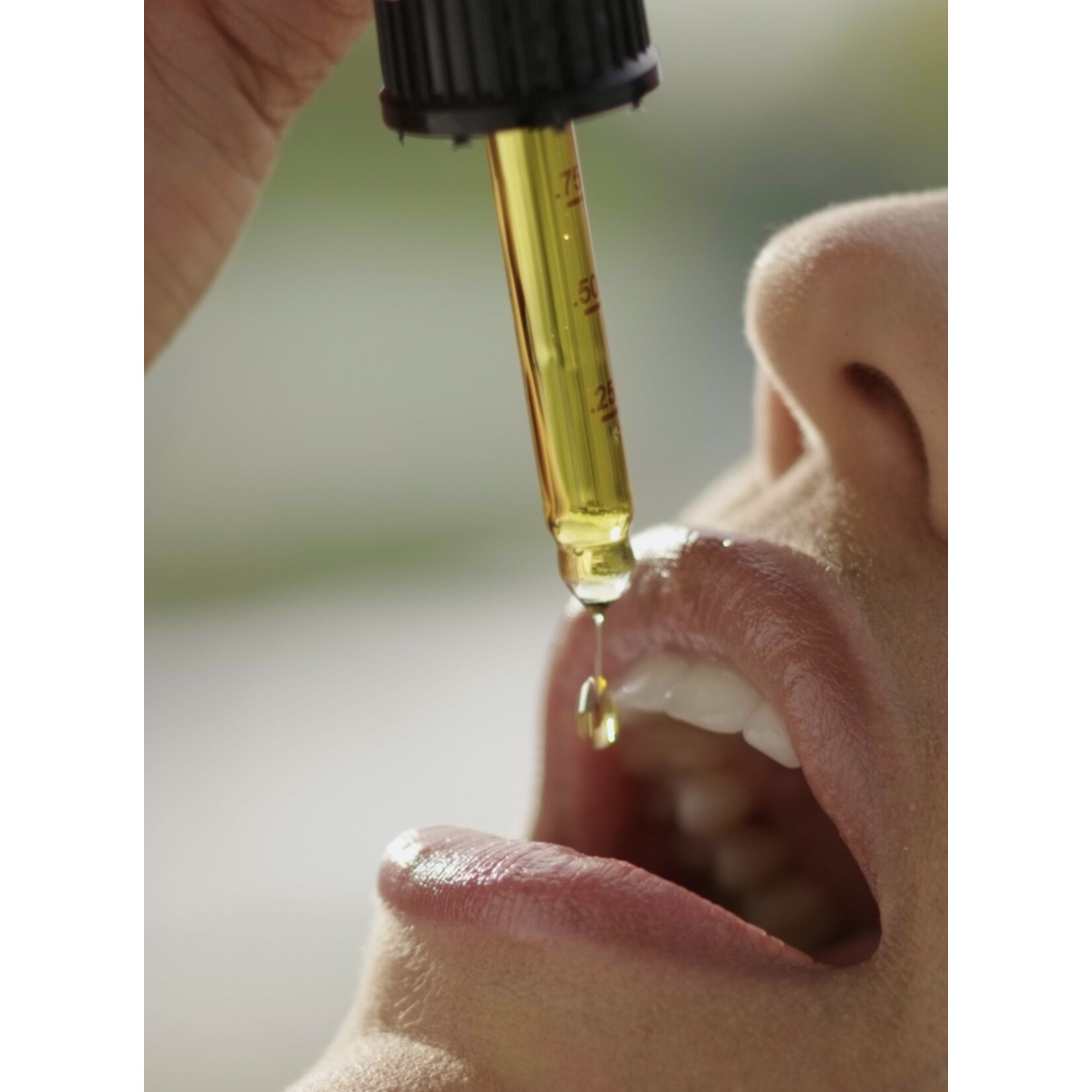 Layv LAYV® Extra Virgin CBD Olie 3% met Milde Smaak [300 mg CBD]