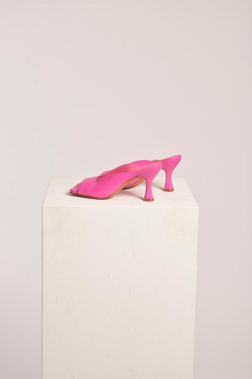 Toral Shoes Rosa Sandalen