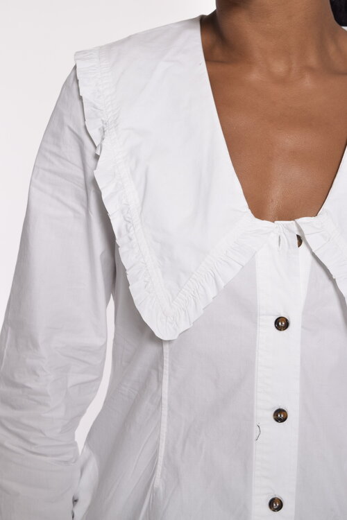 Ganni Helleweiße Bluse mit V-Ausschnitt