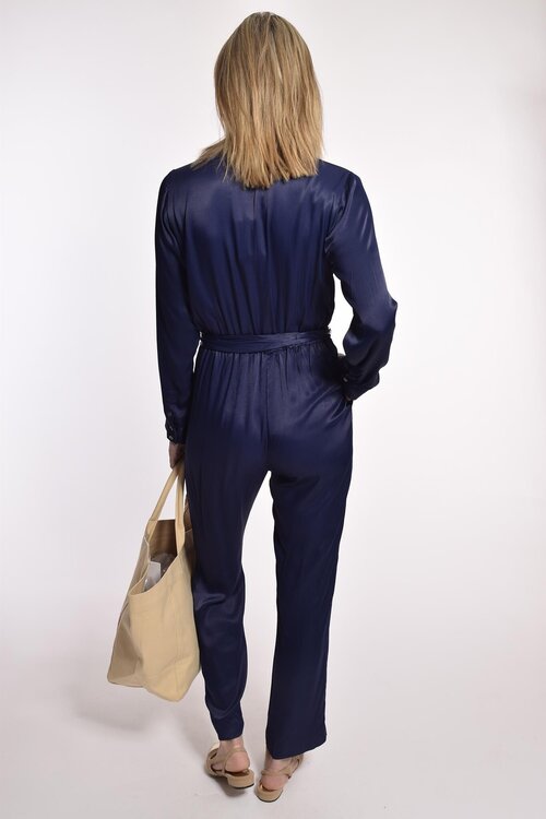 Xirena Navyblauer Satin-Jumpsuit