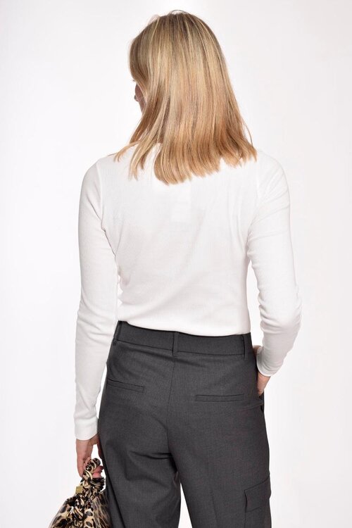 Neeve Off White geripptes Langarmshirt